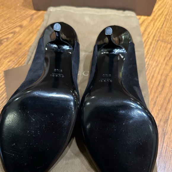 Gucci Peep Toe Pump Suede & Patent Leather 9.5, 4” heel, never worn original box - Picture 2 of 4